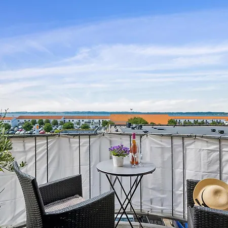 Σπίτι διακοπών Lovely And Spacious Two-level With Balcony, Elevator And Private Parking Just Steps From Ebeltofts Charming Pedestrian Streets, Cafes, *