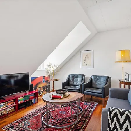 Lovely And Spacious Two-level With Balcony, Elevator And Private Parking Just Steps From Ebeltofts Charming Pedestrian Streets, Cafes,