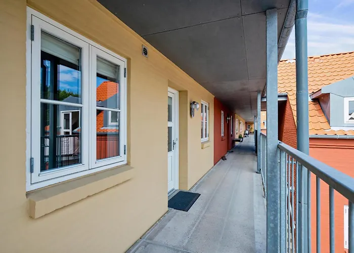 Semesterbostad Lovely And Spacious Two-level With Balcony, Elevator And Private Parking Just Steps From Ebeltofts Charming Pedestrian Streets, Cafes, *